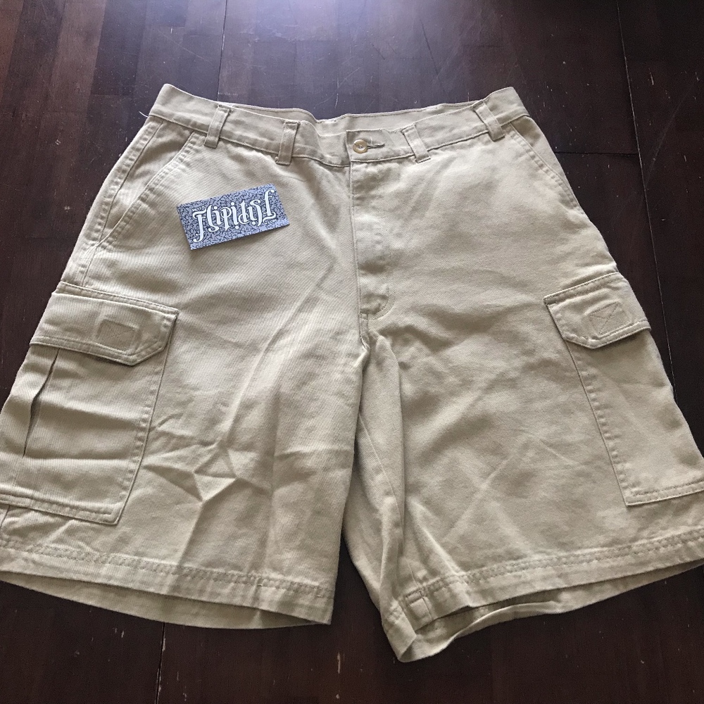 CYBERTEK KHAKI TAN CARGO SHORTS 32